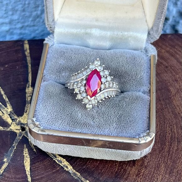 Vintage Pink Sapphire Ring in Size 7 1/4 sterling silver Costume Jewelry - Picture 1 of 10